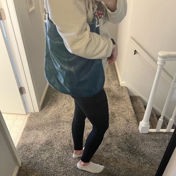 Badgley Mischka: Leather Shoulder Bag - Picture 7 of 8